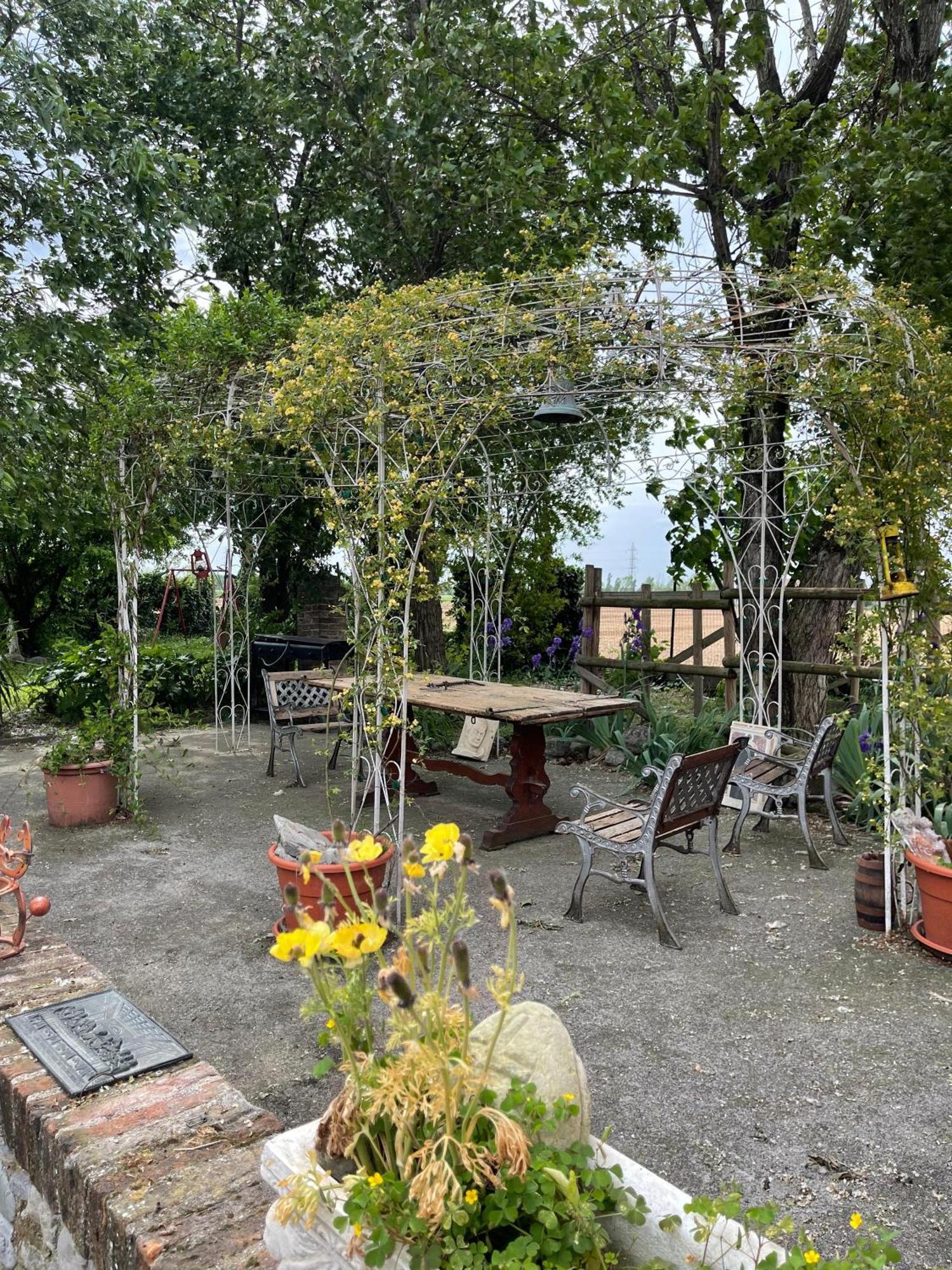 B&B La Cascina Di Alice Castiglione Delle Stiviere Buitenkant foto